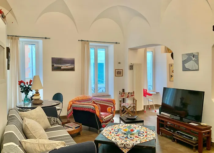 La Maison De L'artiste & Bike Finale Ligure