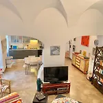 La Maison De L'artiste & Bike Appartamento *
