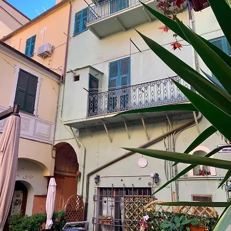 La Maison De L'artiste & Bike 菲纳莱利古雷