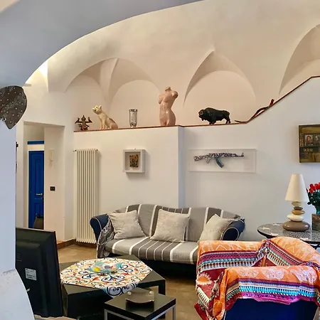 La Maison De L'artiste & Bike * Finale Ligure