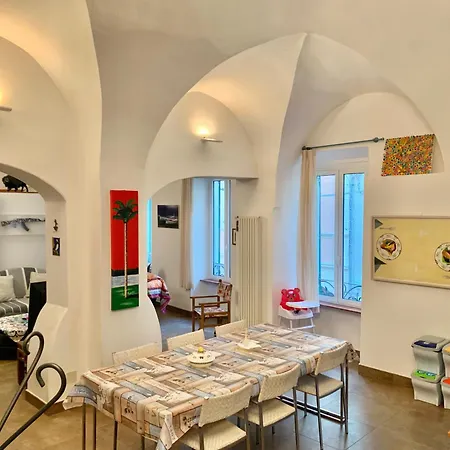 La Maison De L'artiste & Bike Apartmán *